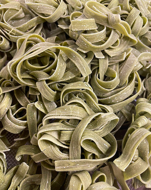 Grüne lange Bandnudeln Spinat Fettuccine von Pasta Dellini handgemacht in Graz 250g
